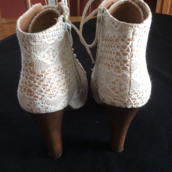 Qupid Lace Platform Heels, Sz 7.5 - Picture 6 of 14